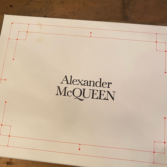 GUC Alexander McQueen Oversized Platform Sneaker - Picture 5 of 7